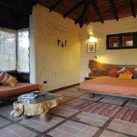 Kanha Earth Lodge Mandla Bagian luar foto