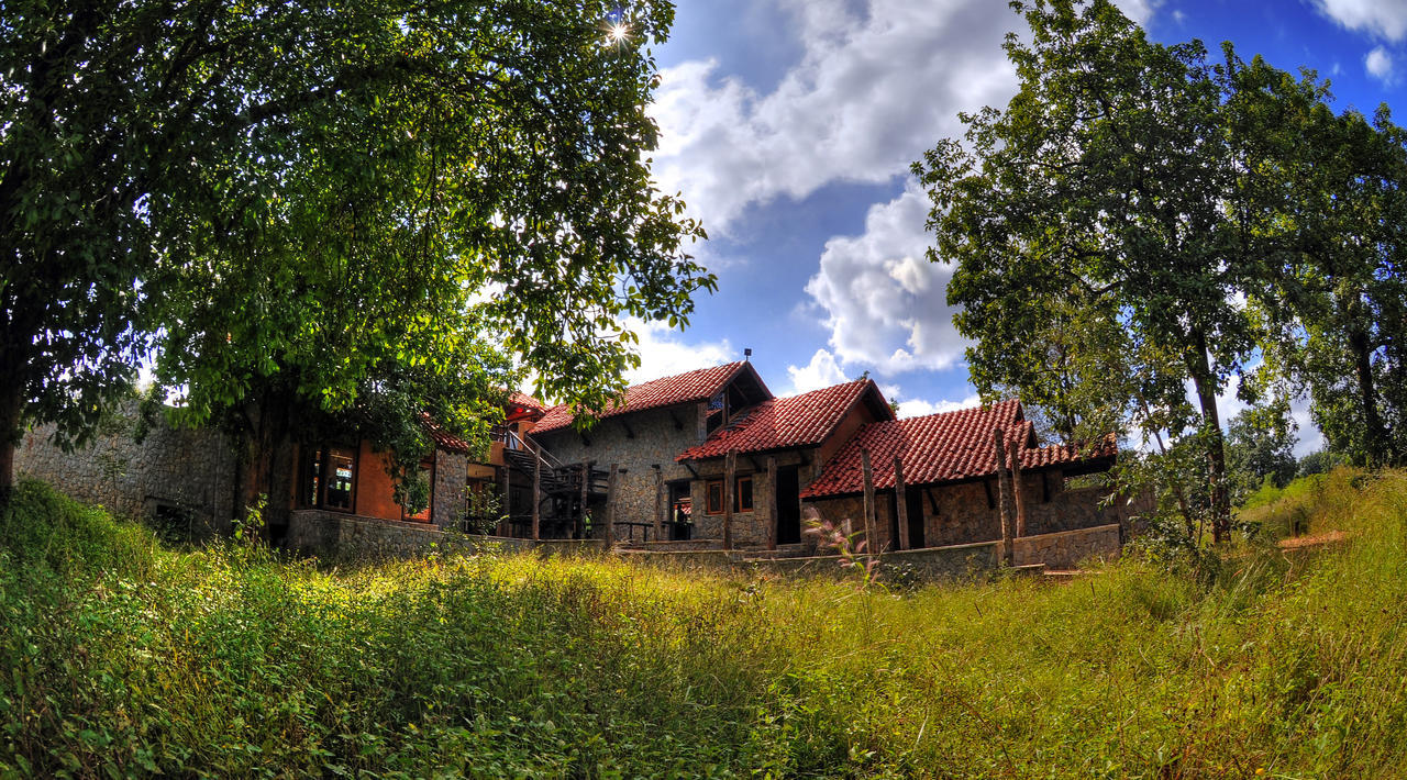 Kanha Earth Lodge Mandla Bagian luar foto