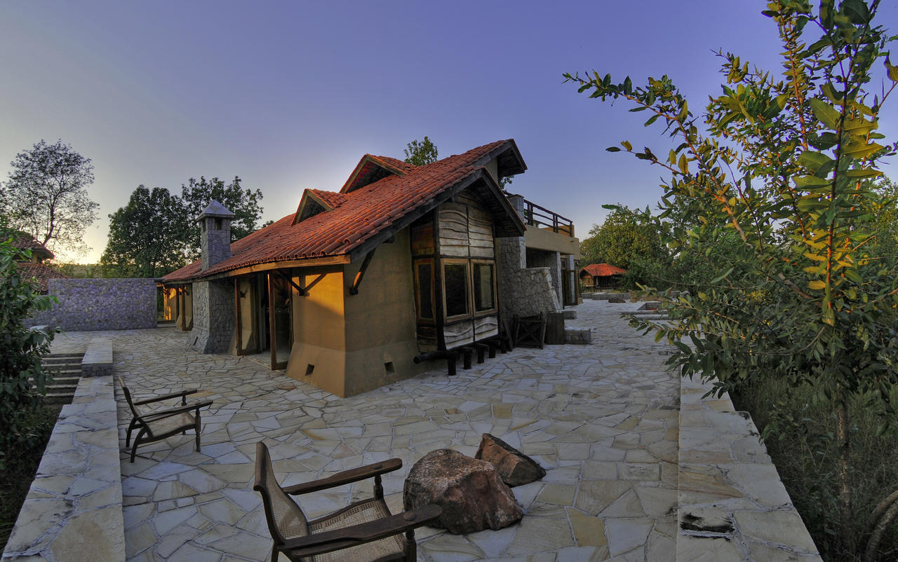 Kanha Earth Lodge Mandla Bagian luar foto