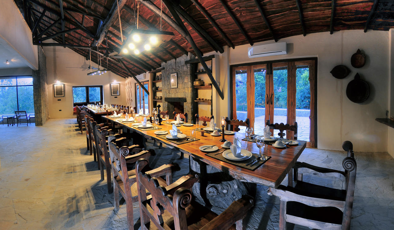 Kanha Earth Lodge Mandla Bagian luar foto