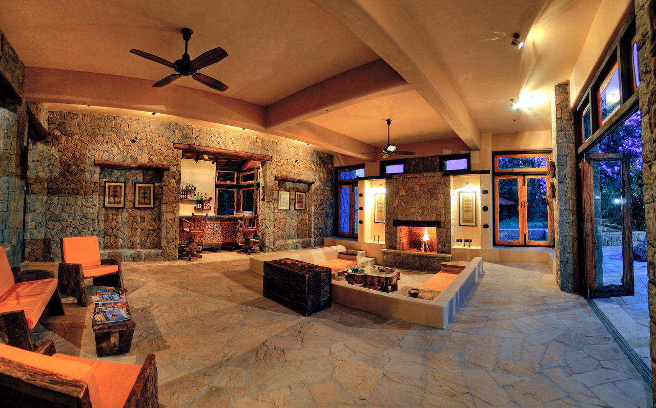 Kanha Earth Lodge Mandla Bagian luar foto