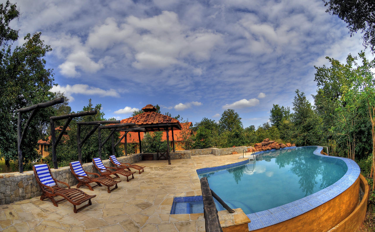Kanha Earth Lodge Mandla Bagian luar foto