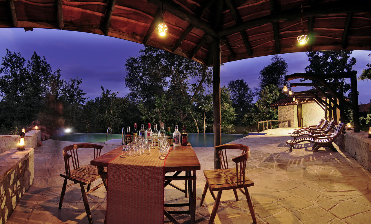 Kanha Earth Lodge Mandla Bagian luar foto