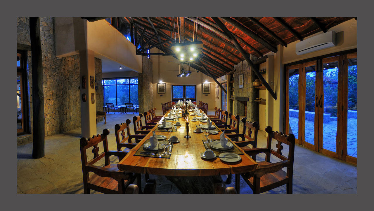 Kanha Earth Lodge Mandla Bagian luar foto