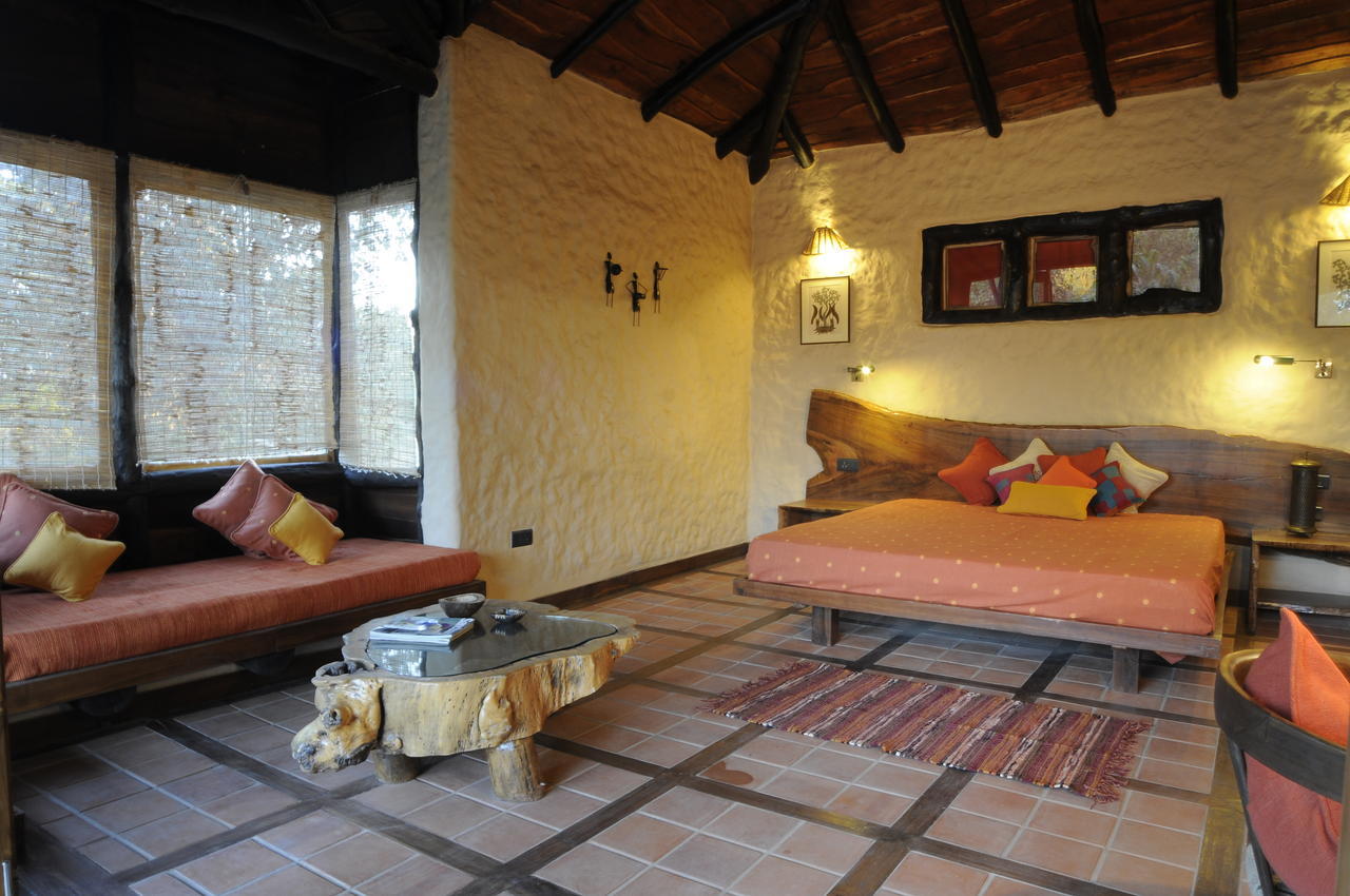 Kanha Earth Lodge Mandla Bagian luar foto