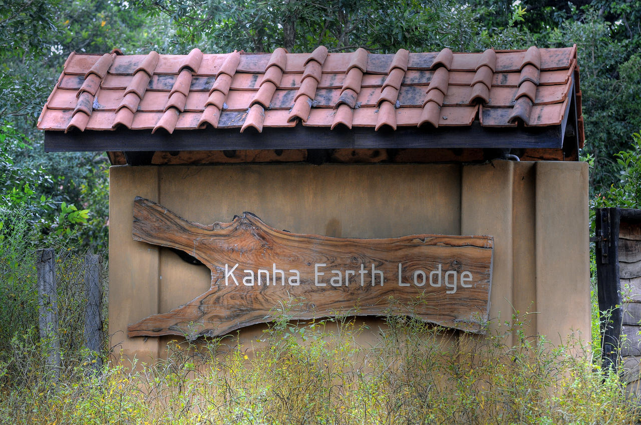 Kanha Earth Lodge Mandla Bagian luar foto