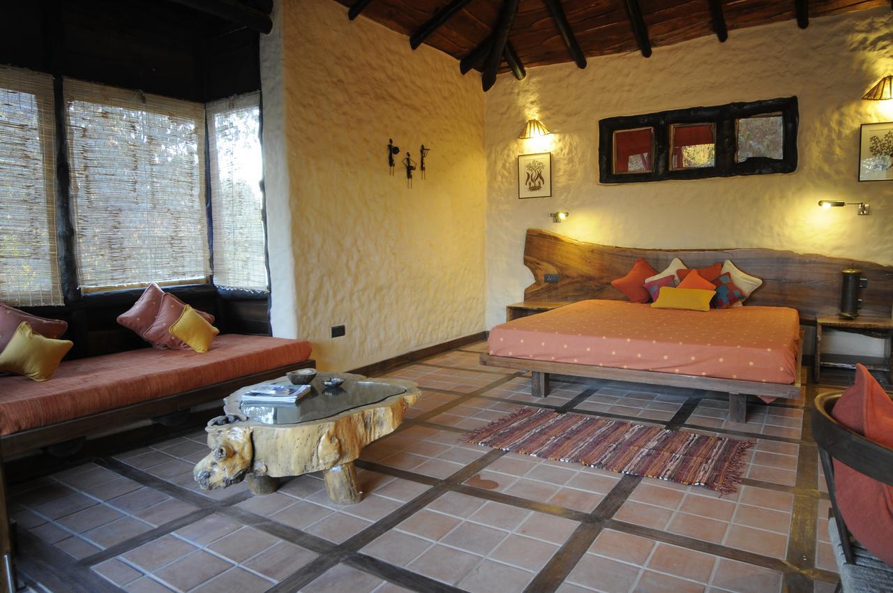 Kanha Earth Lodge Mandla Bagian luar foto